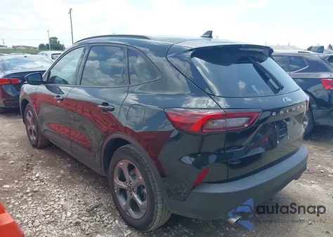 2025 Ford Escape St-Line z USA, uszkodzony, nr VIN 1FMCU0MN2SUA09605